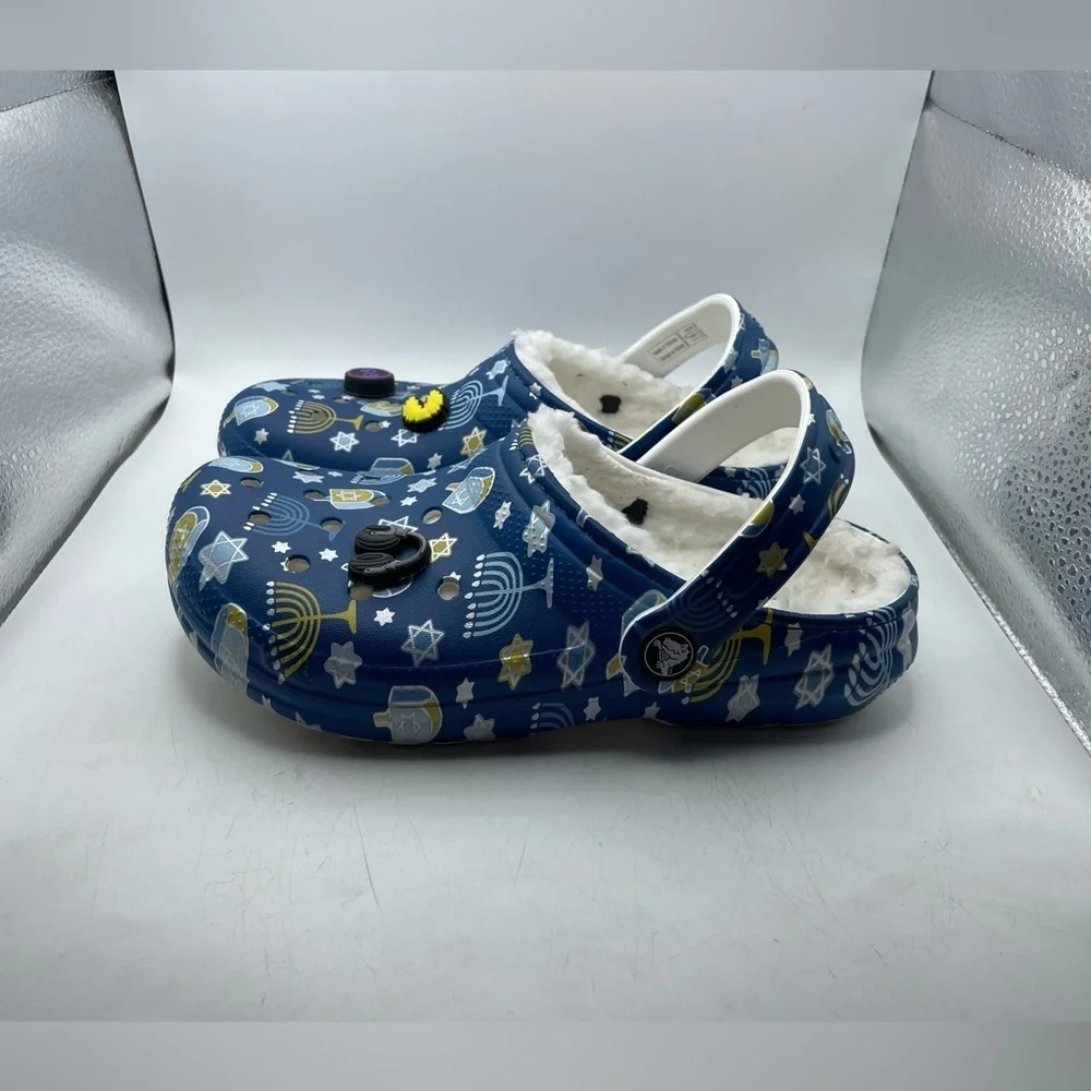 Crocs Hanukka kids faux fur lined clogs size 3Y